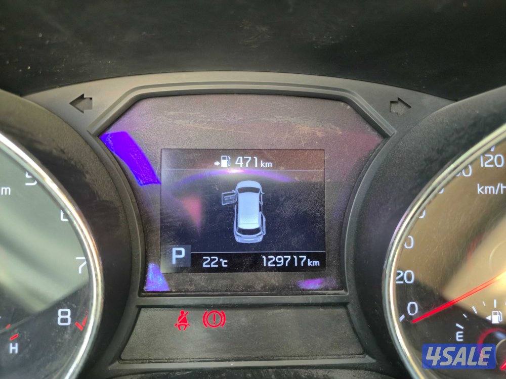 للبيع كيا كرنفال نظيف4