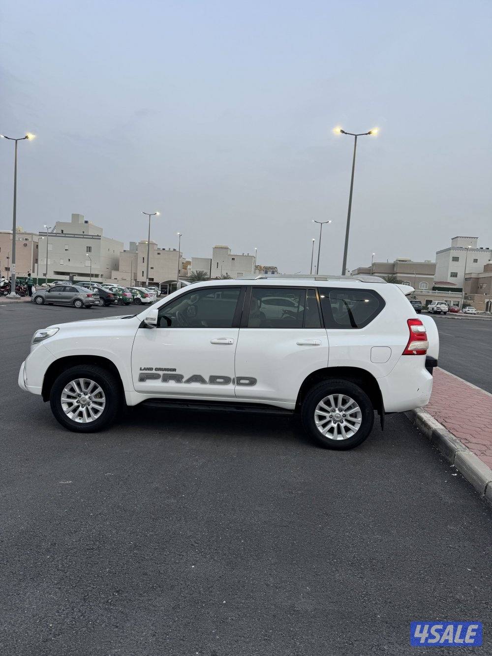 للبيع برادو Txl موديل 2017 صبغ الوكالة1