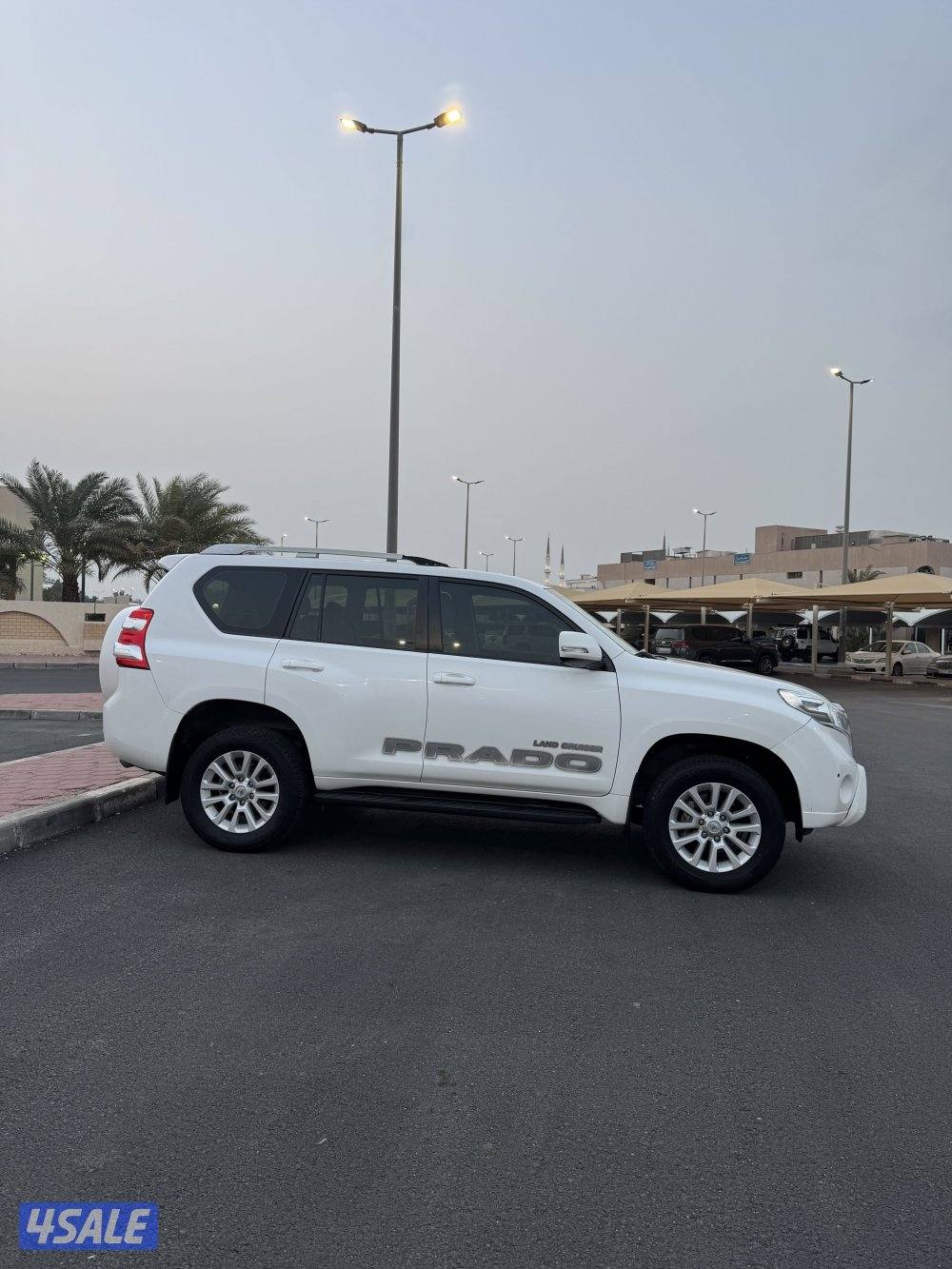 للبيع برادو Txl موديل 2017 صبغ الوكالة3