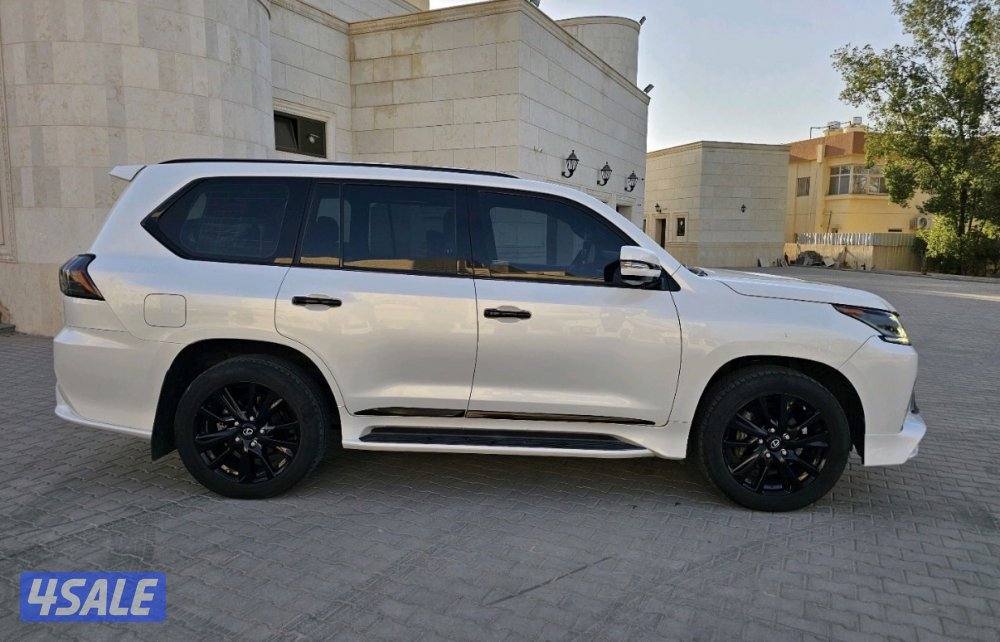 LX570 black edition - lexus لكسز جيب3
