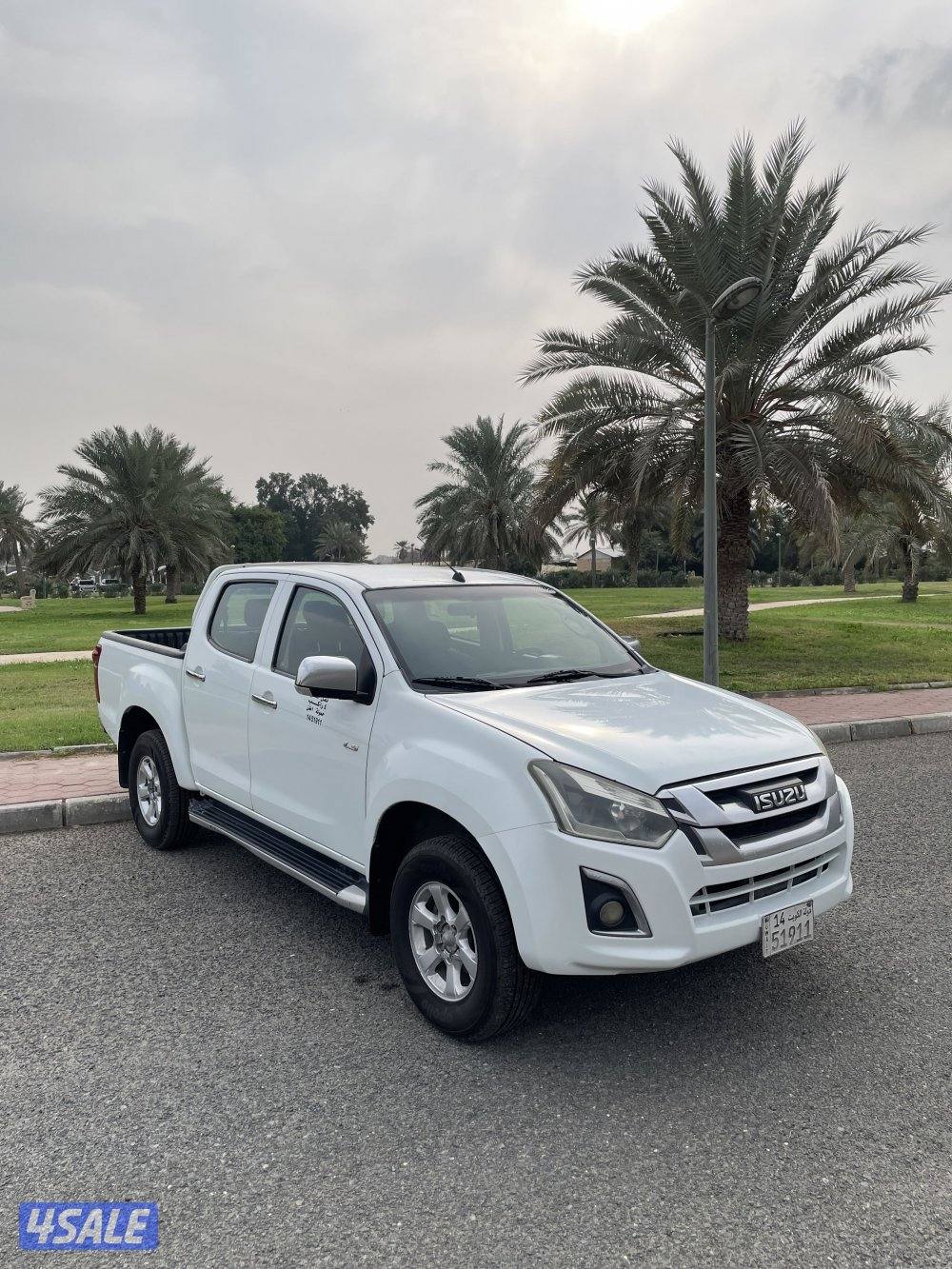 للبيع وانيت ايسوزو دي ماكس ديزل شرط الفحص 2016✔️1