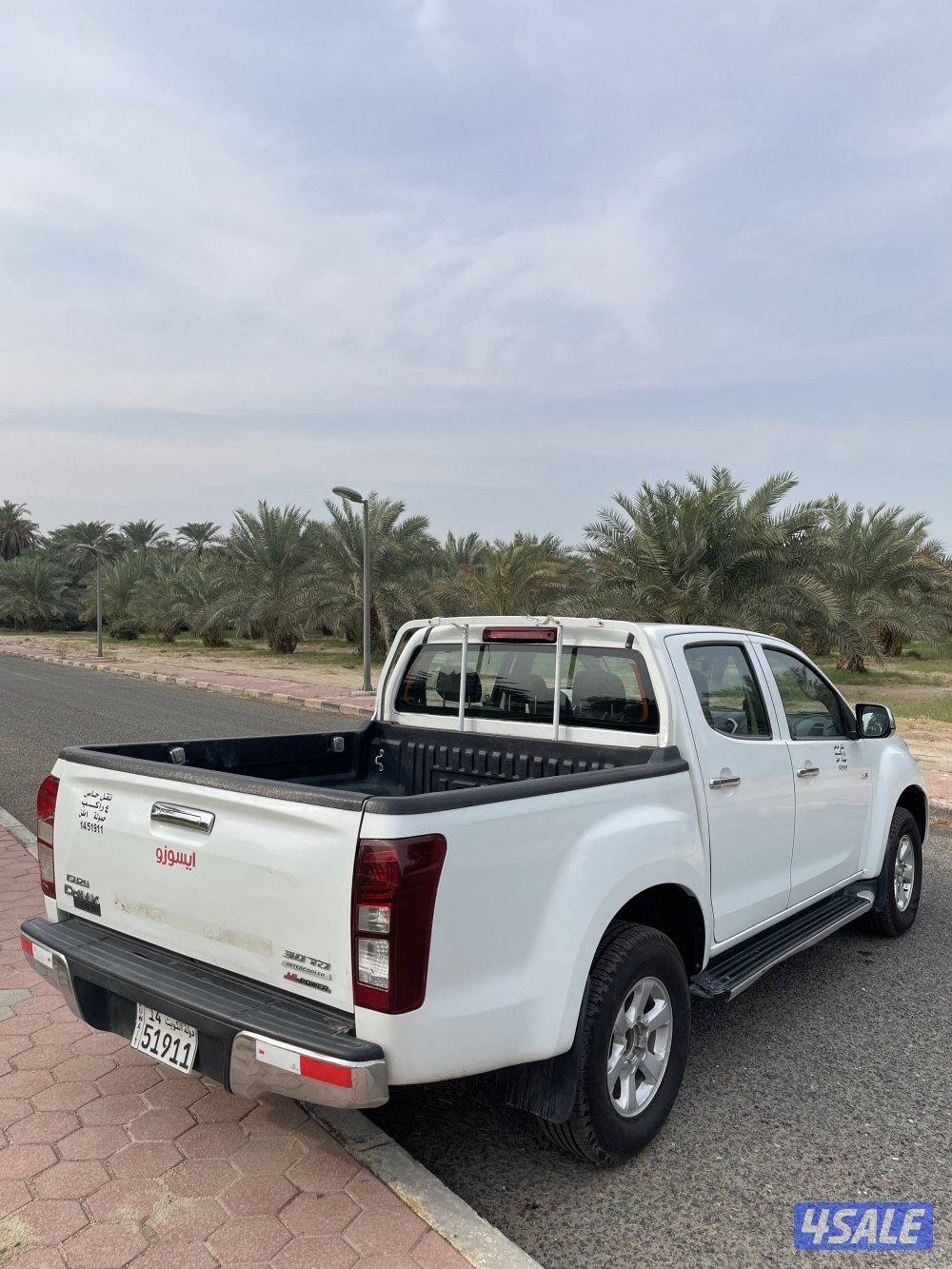 للبيع وانيت ايسوزو دي ماكس ديزل شرط الفحص 2016✔️5