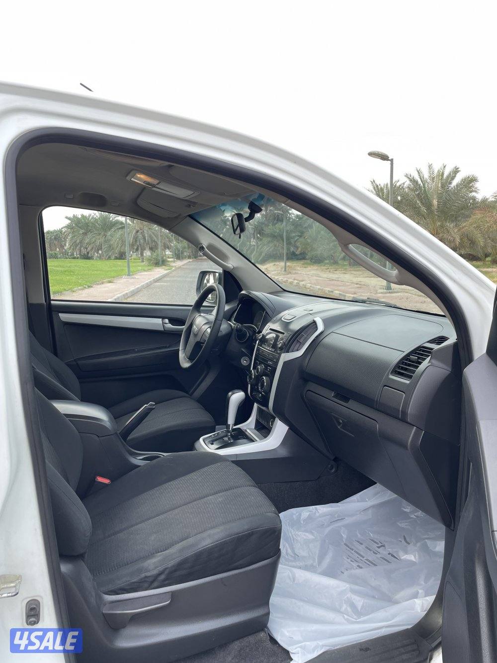 للبيع وانيت ايسوزو دي ماكس ديزل شرط الفحص 2016✔️8