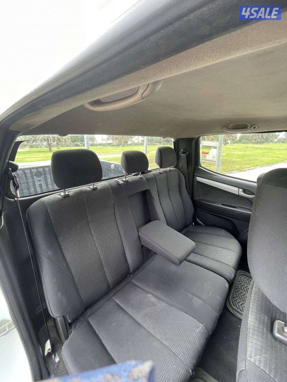 للبيع وانيت ايسوزو دي ماكس ديزل شرط الفحص 2016✔️10