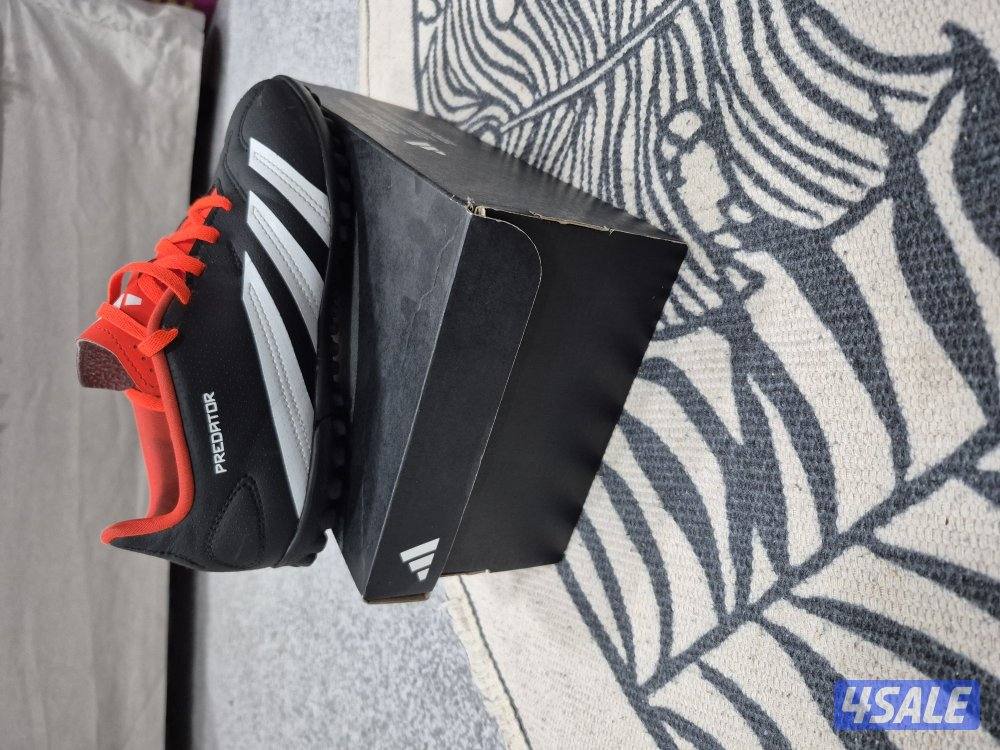 Adidas predator black colour for sale good quality.For 10 kd3