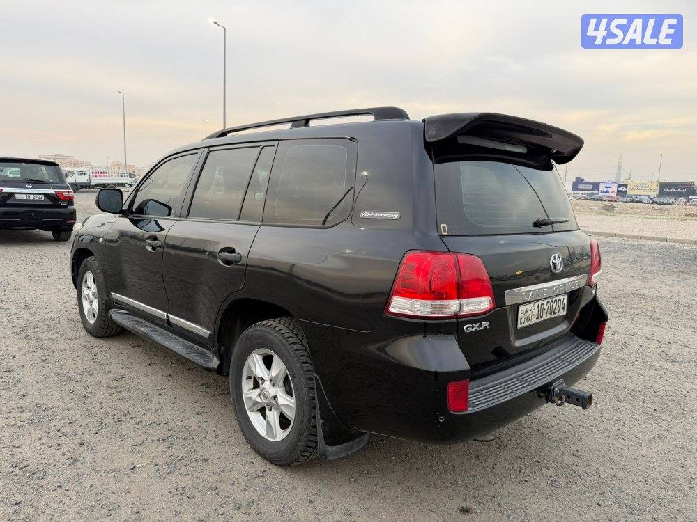 لاندكروز 2011 جي اكس ار0