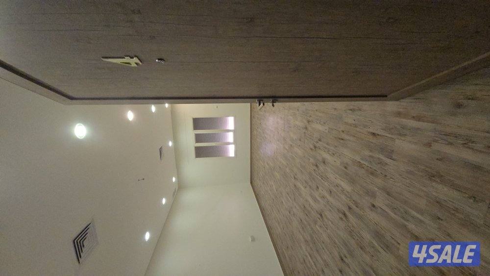 للإيجار شقه ٣ غرف و صاله ودورتين مياه و مطبخ مجهز2