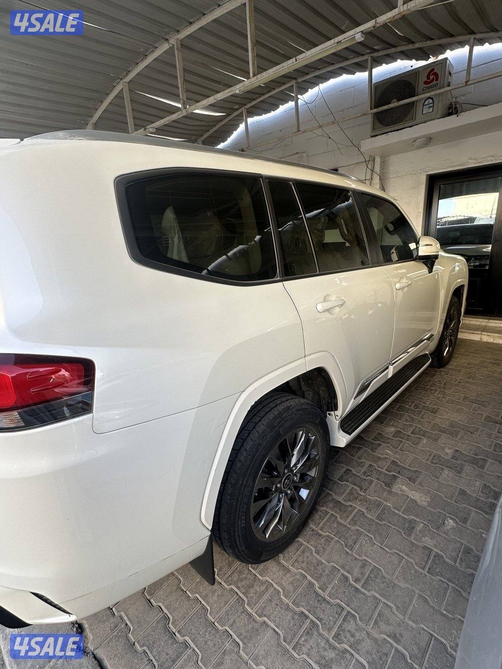 لاندكروزر ايرو اس  صبغ الوكاله اللون صدفي شرط الفحص وكاله ماشي ميه4