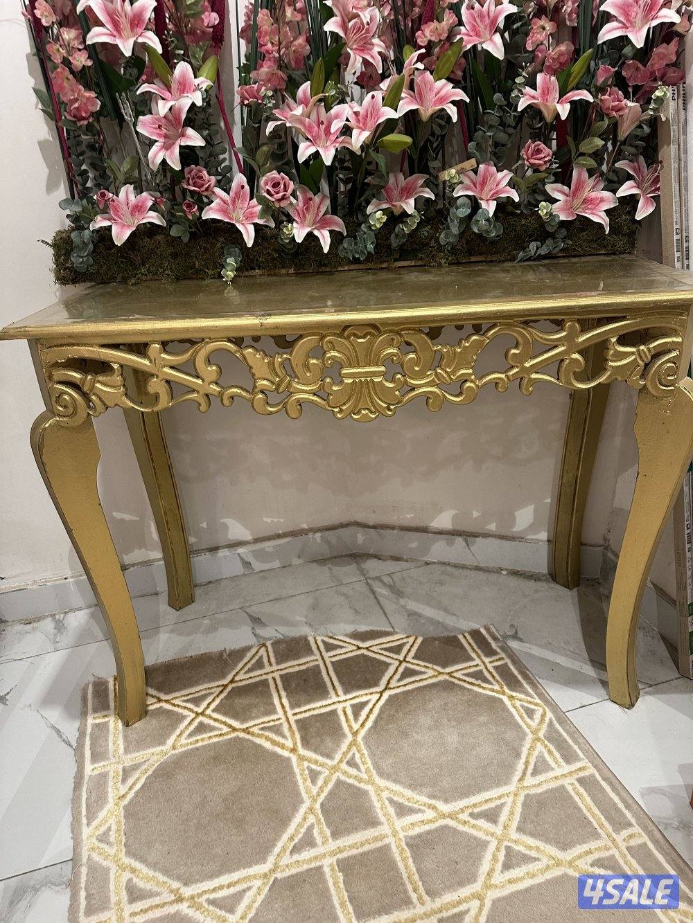 طاولة مستعملة0