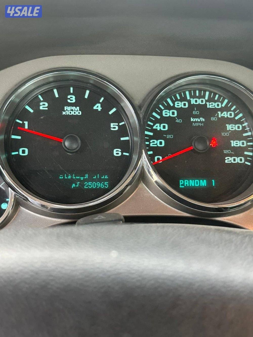 للبيع وانيت سلفرادو 20132