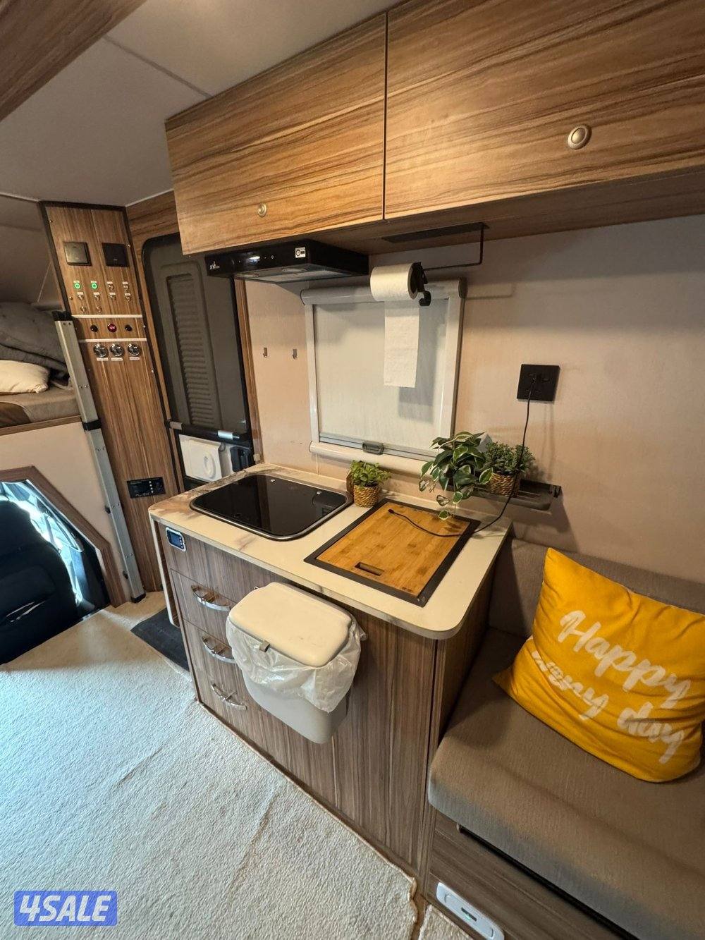 للبيع كمبر مصنع يوني كار تحت الكفالة موديل 20256