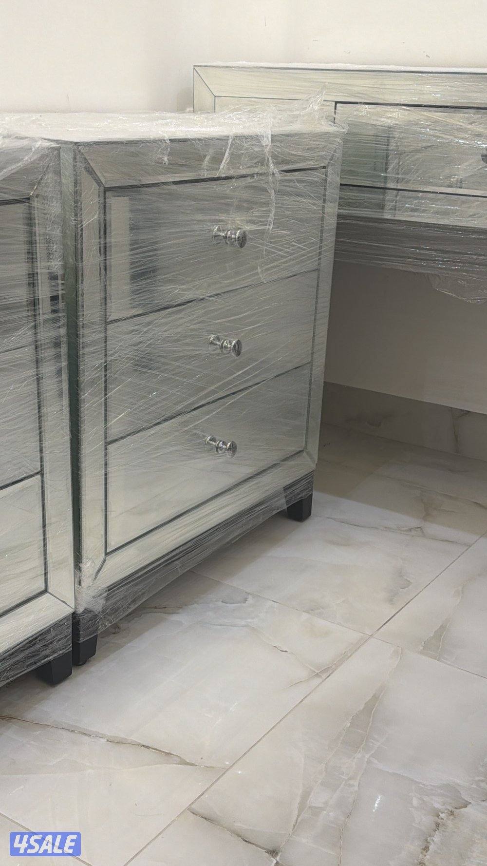 طقم غرفة نوم من ابيات سعرهم فوق 750 دينار جديد لم يستخدم1