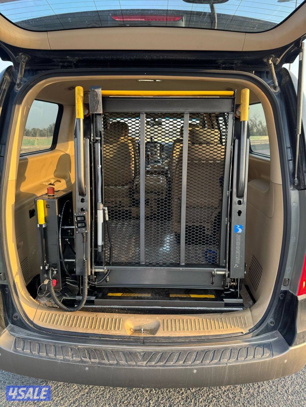 للبيع هونداي H1 موديل 2016 ذوي احتياجات الخاصه2