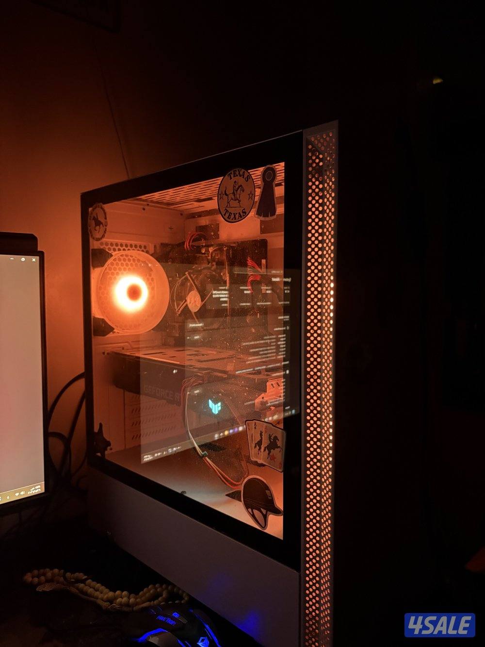 بي سي قيمينق مع شاشتين و اغراضه للبيع1