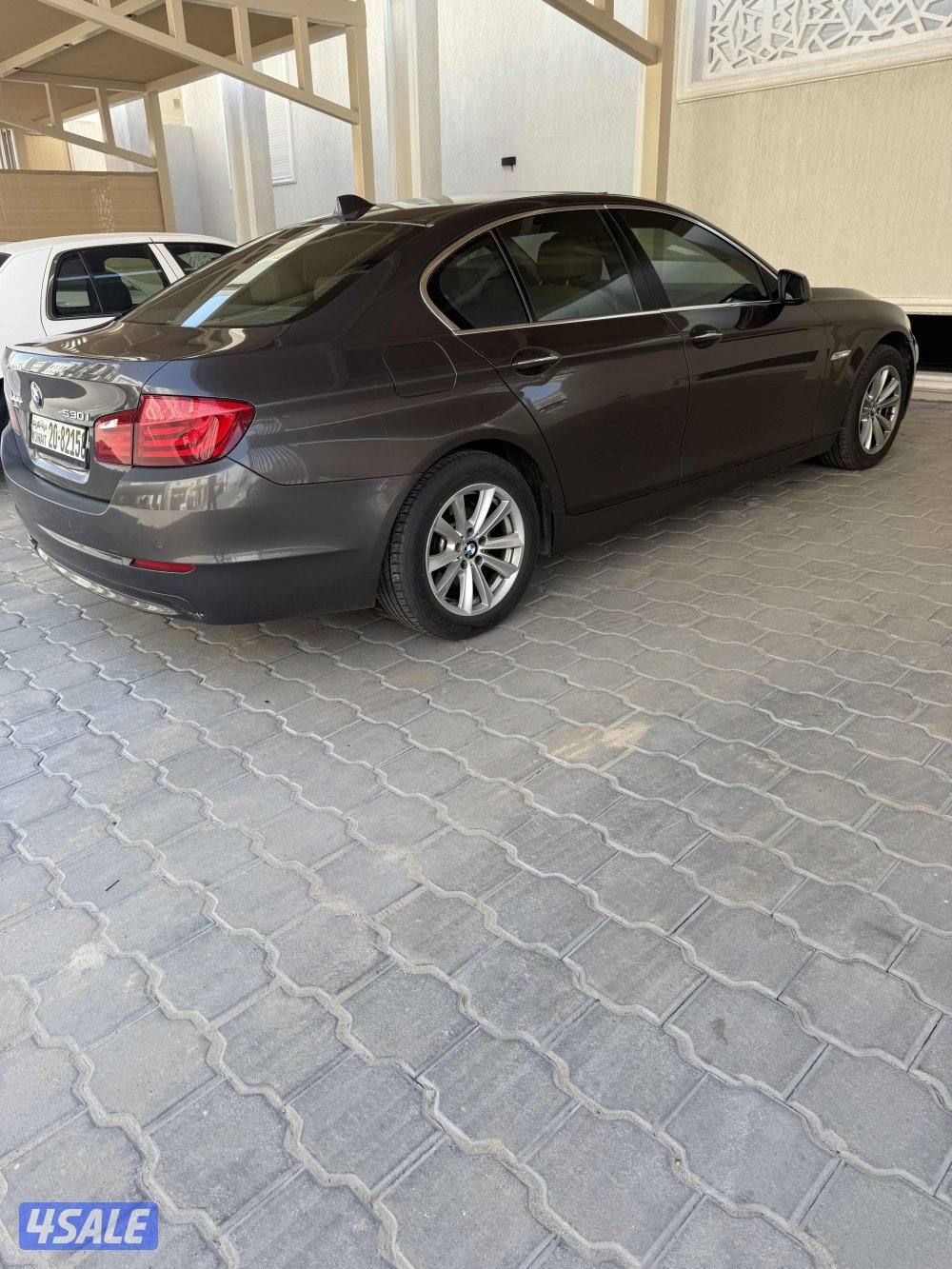BMW 530 2011