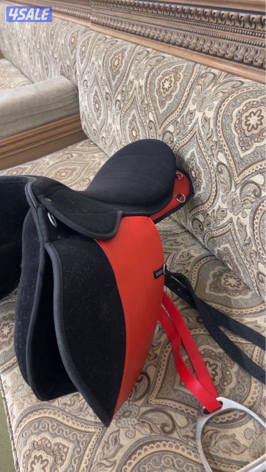 سرج جديد و كامل استعمل مرتين و معه قود1