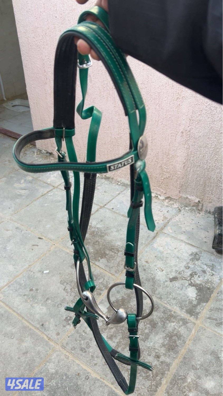 سرج جديد و كامل استعمل مرتين و معه قود3