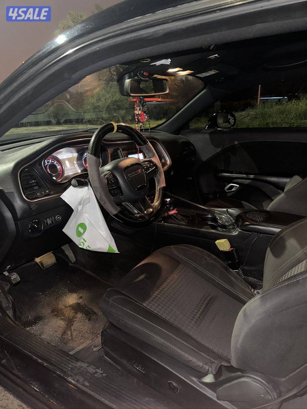 للبيع شالنجر 2015 عداد 1933