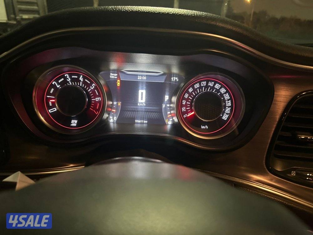 للبيع شالنجر 2015 عداد 1934