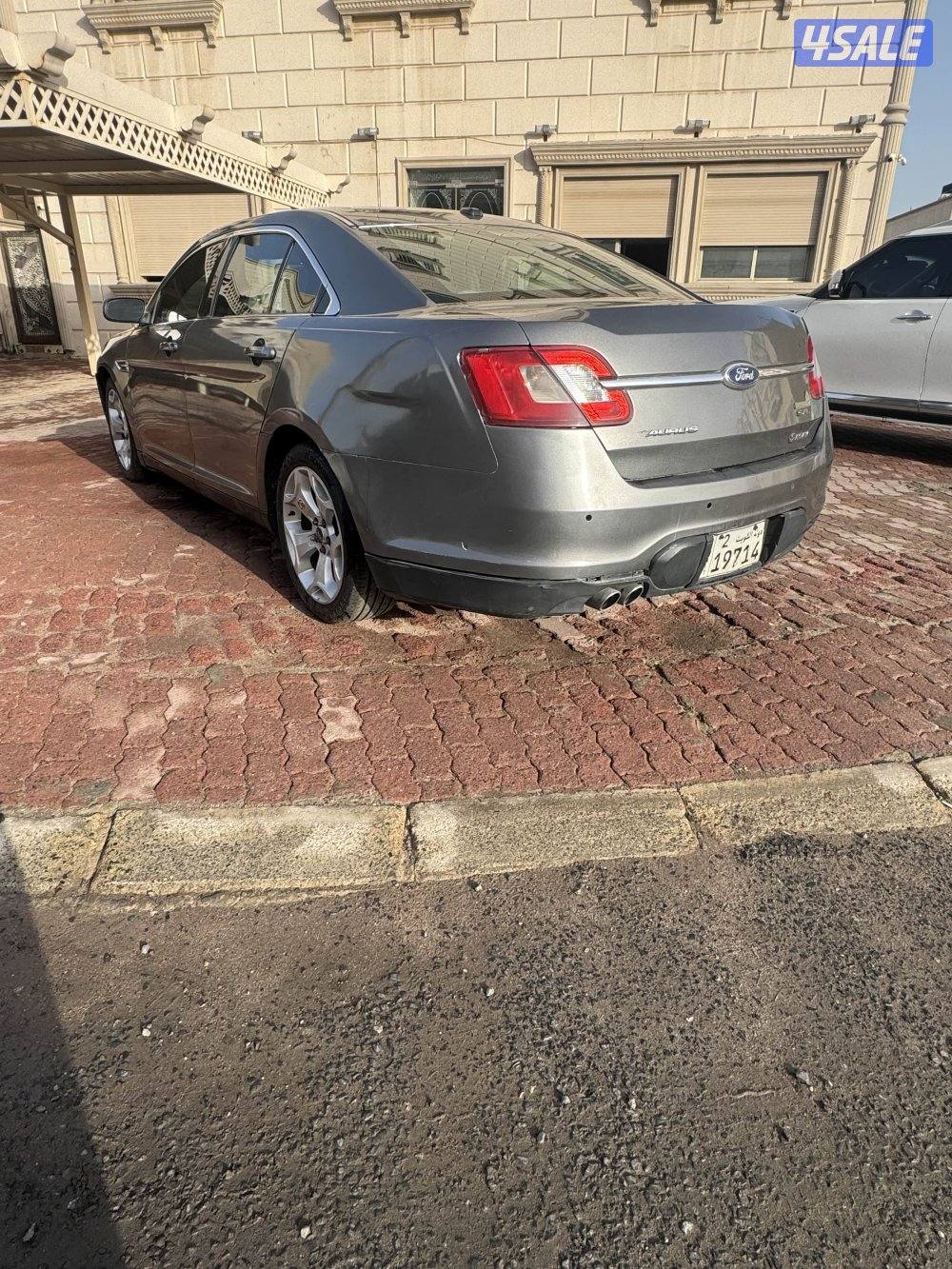 سلام عليكم للبيع فورد تورس موديل ٢٠١١2