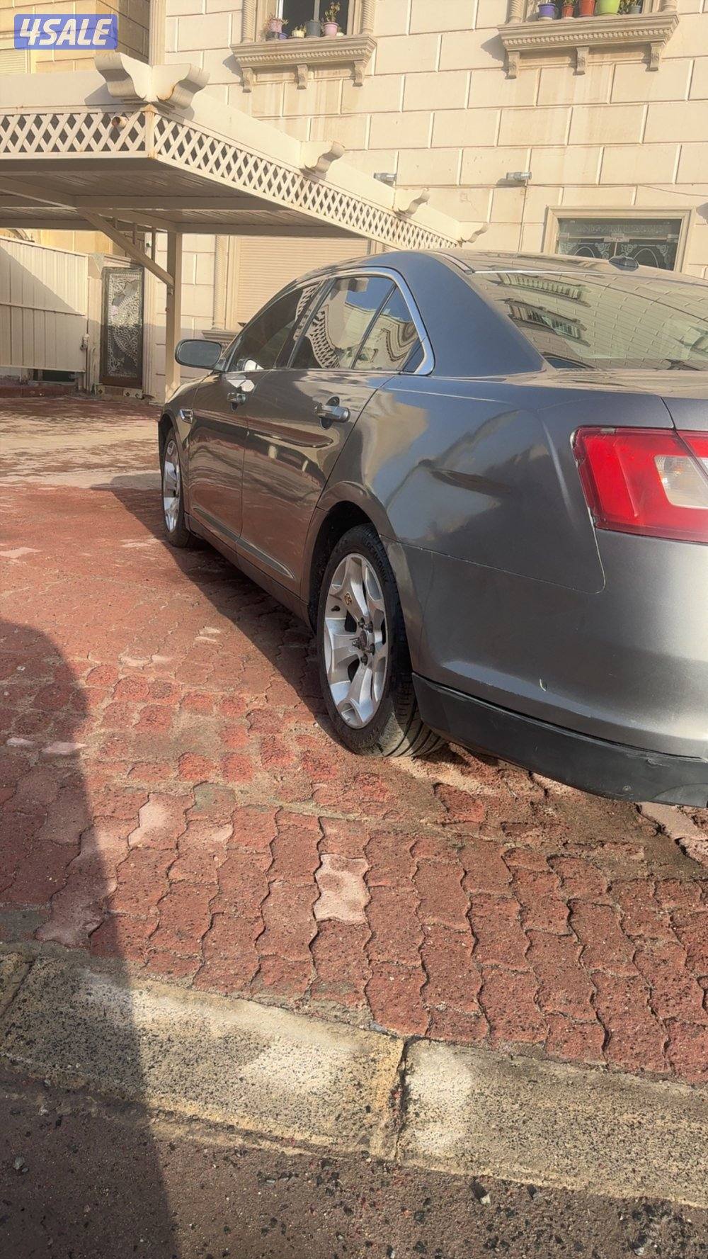 سلام عليكم للبيع فورد تورس موديل ٢٠١١3