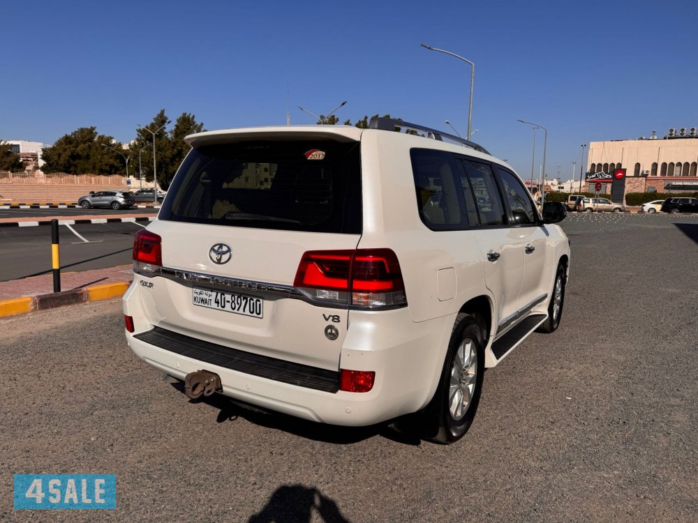 لاندكروزر وارد الوكالة موديل 20173