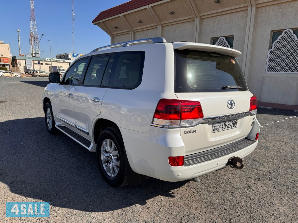 لاندكروزر وارد الوكالة موديل 20174