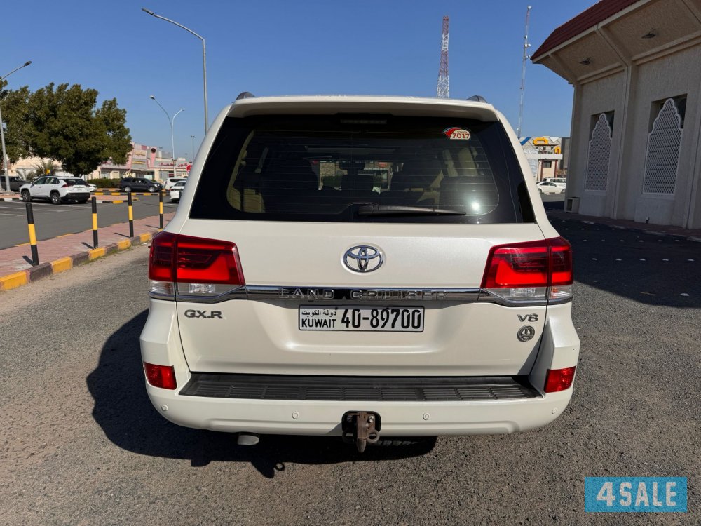 لاندكروزر وارد الوكالة موديل 20175