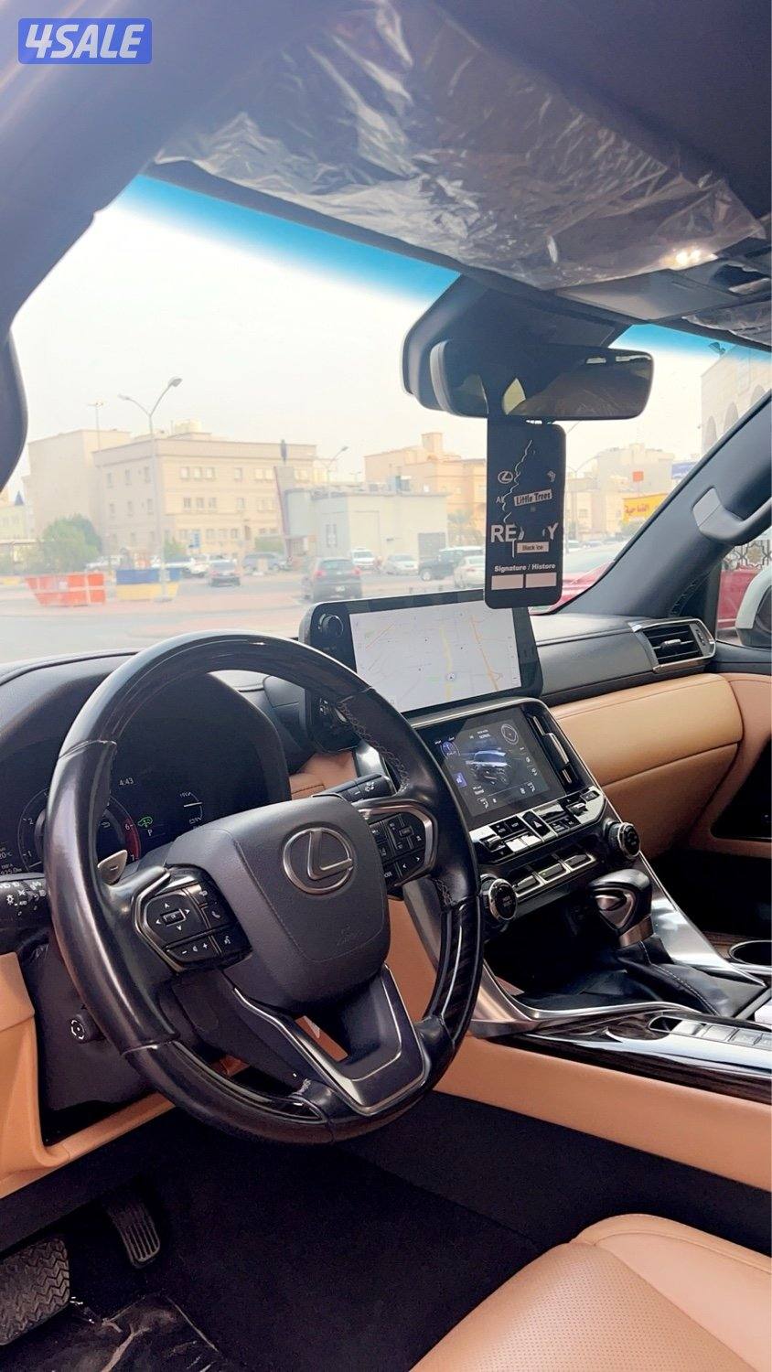 جيب لكزس LX6003