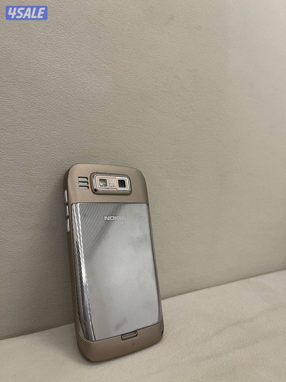 للبيع جهازين نوكيا بحاله ممتازه9