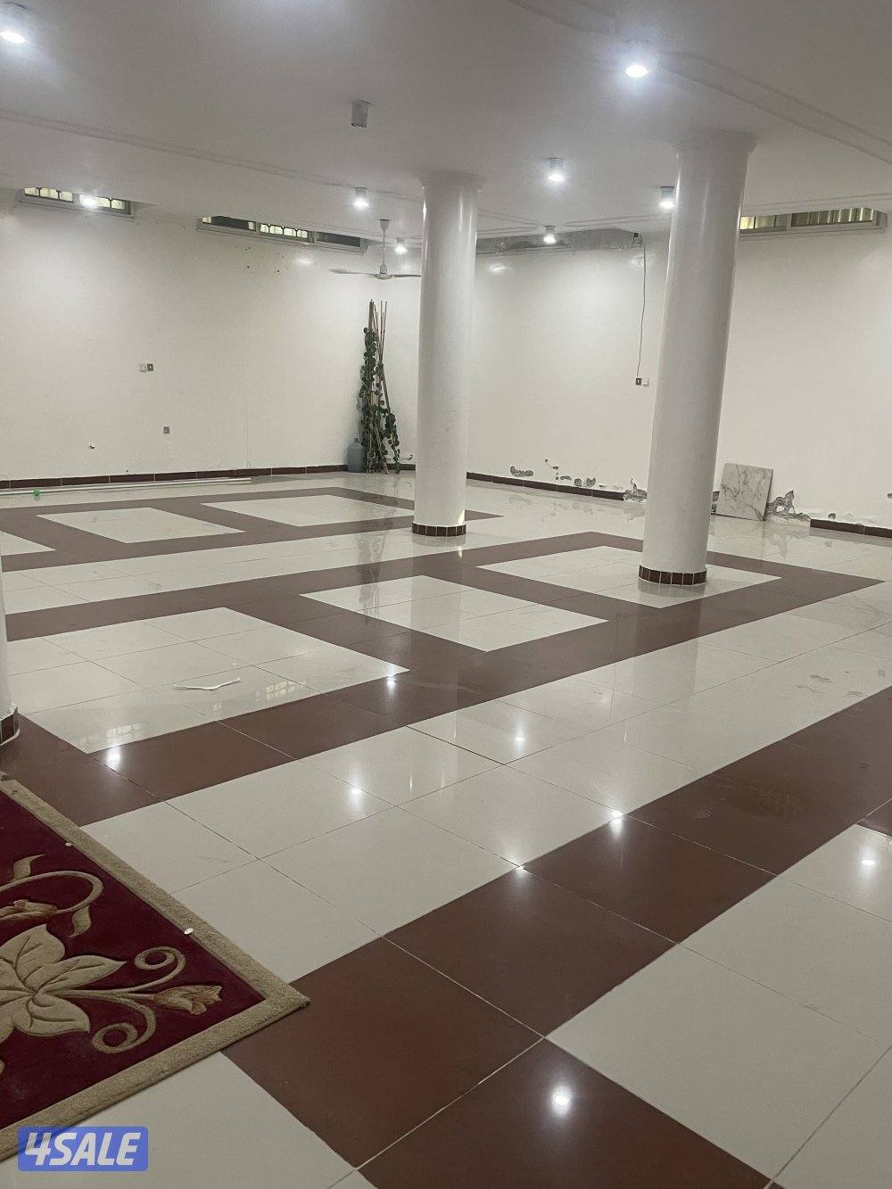 للإيجار بصباح الناصر ق1علي شارع ام المومنين دوبلكس ارضي مع سرداب0