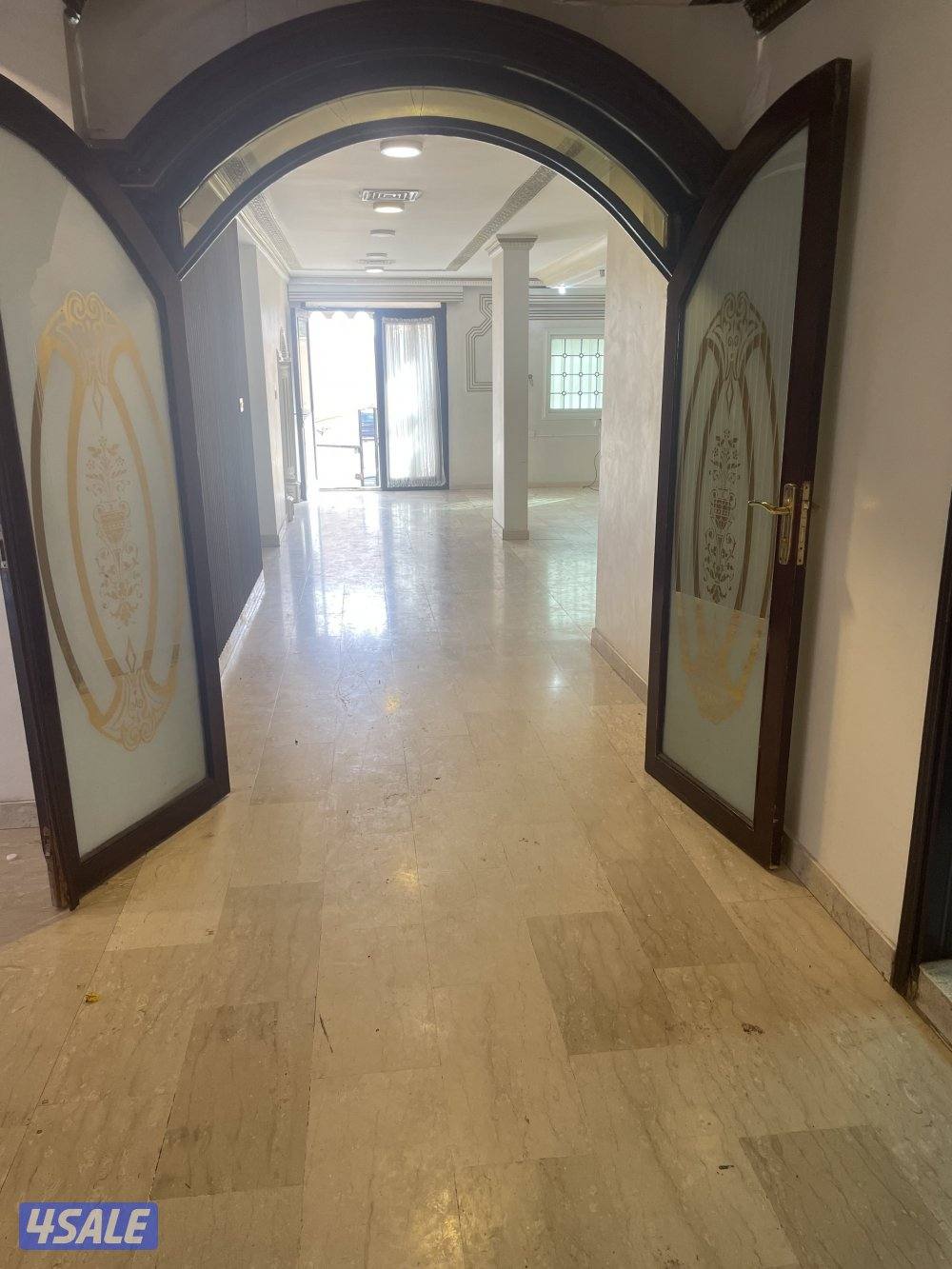 للإيجار بصباح الناصر ق1علي شارع ام المومنين دوبلكس ارضي مع سرداب4