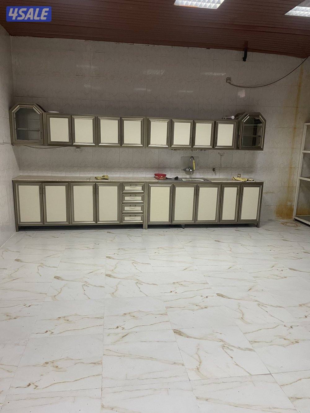 للإيجار بصباح الناصر ق1علي شارع ام المومنين دوبلكس ارضي مع سرداب8