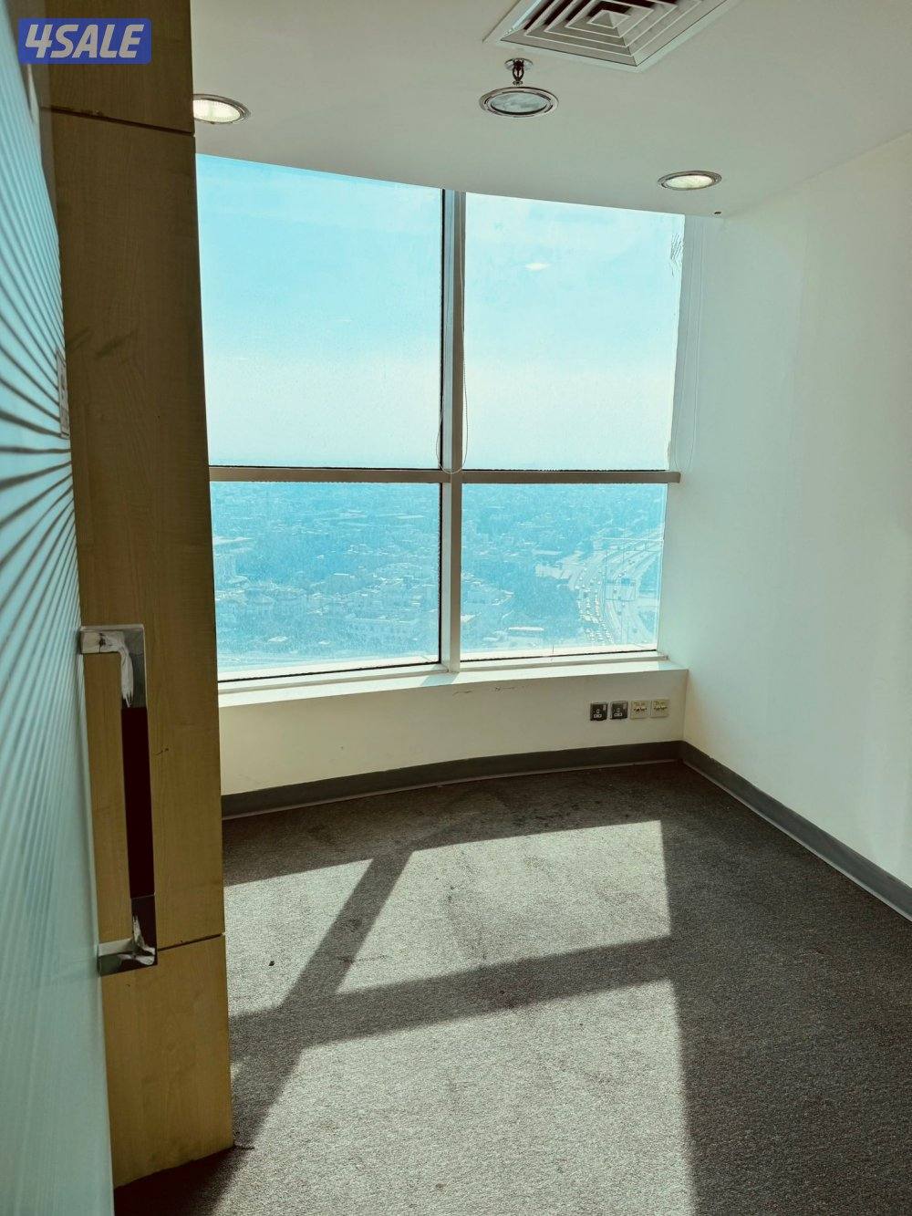 مكاتب و أدوار للايجار مساحات مختلف و أرقام آليه تصل الى ٨ للدور4