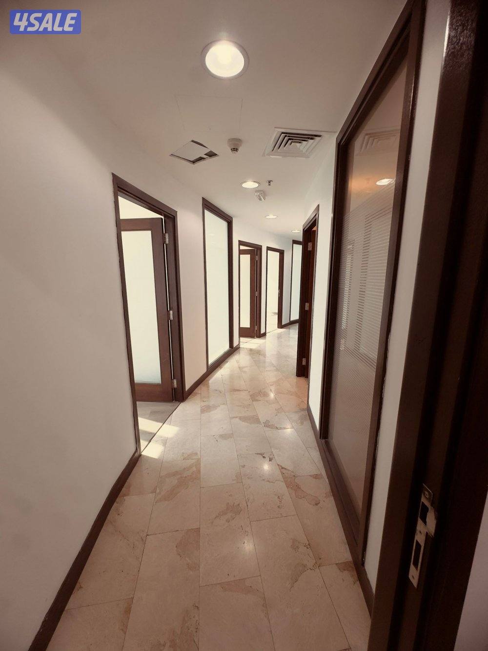 مكاتب و أدوار للايجار مساحات مختلف و أرقام آليه تصل الى ٨ للدور10