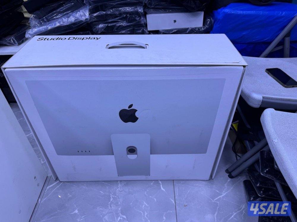 للبيع STUDIO DISPLAY بحالة كالجديد1