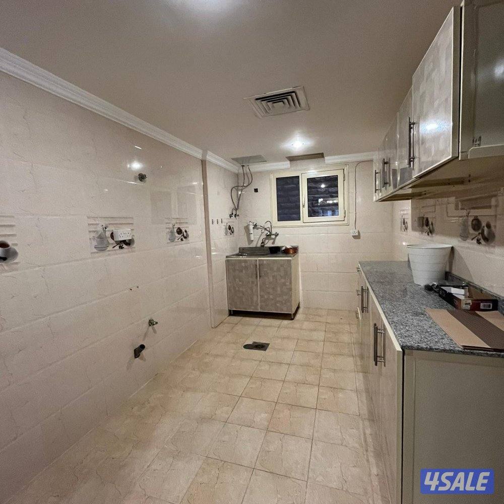 شقة للايجار في صباح السالم قطعة 14