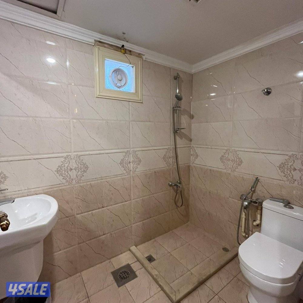 شقة للايجار في صباح السالم قطعة 16