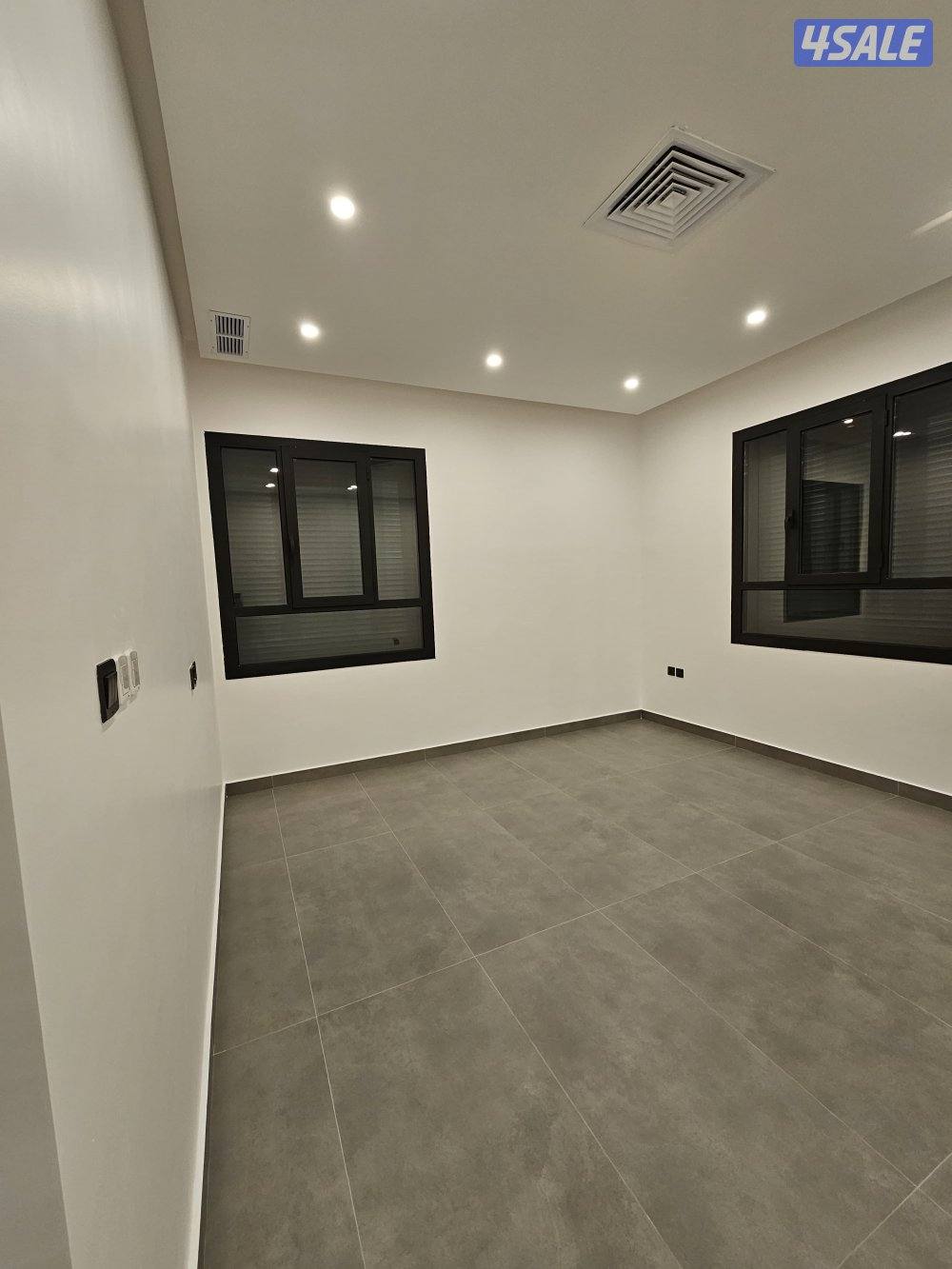 للإيجار شقتين اول ساكن تشطيب فاخرة بالمطلاع ق٣2