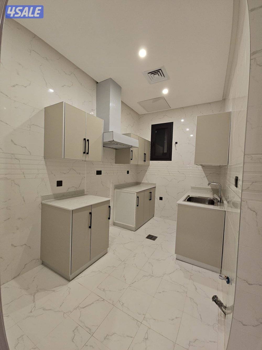 للإيجار شقتين اول ساكن تشطيب فاخرة بالمطلاع ق٣4