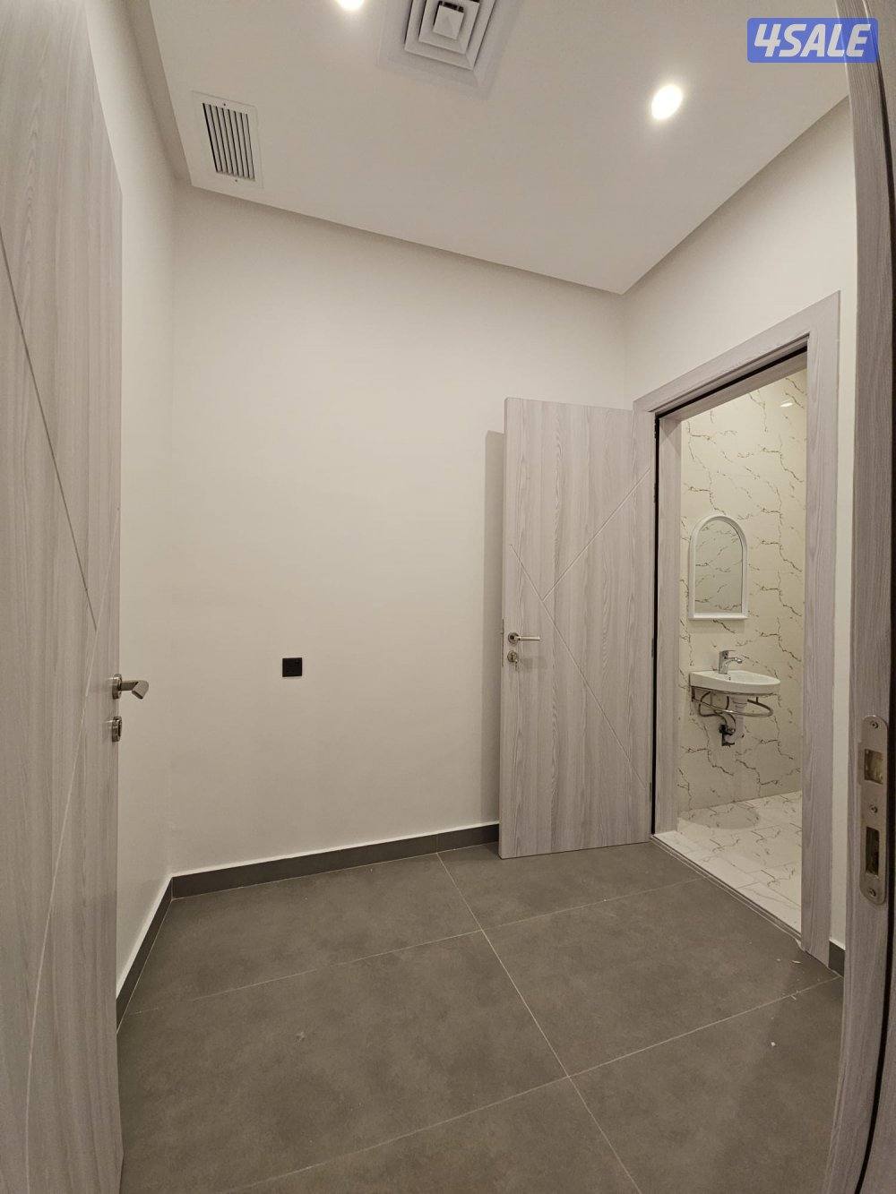 للإيجار شقتين اول ساكن تشطيب فاخرة بالمطلاع ق٣7