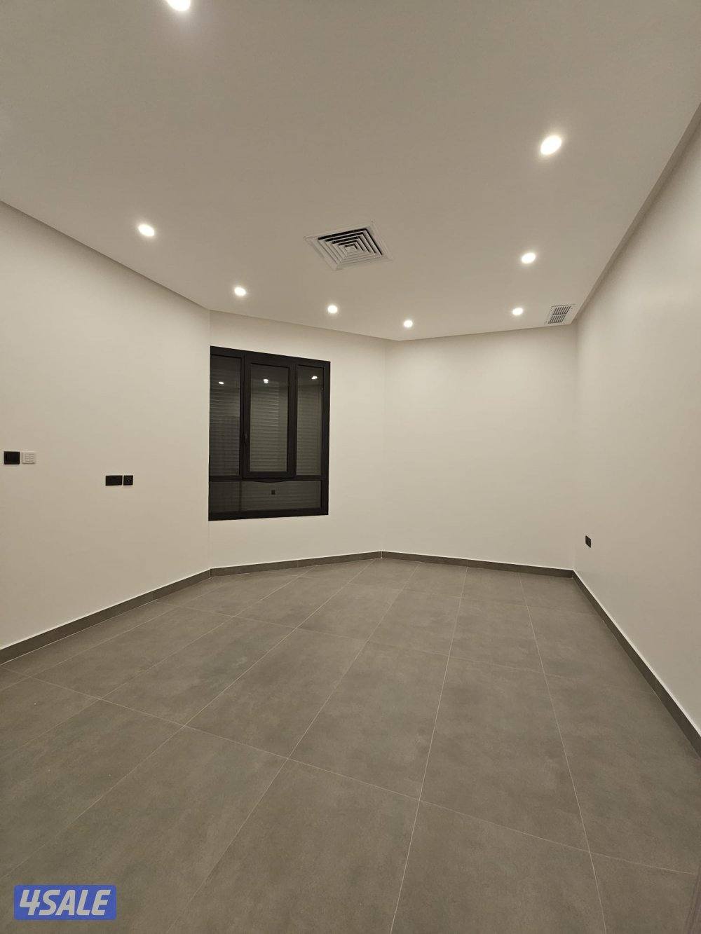 للإيجار شقتين اول ساكن تشطيب فاخرة بالمطلاع ق٣11