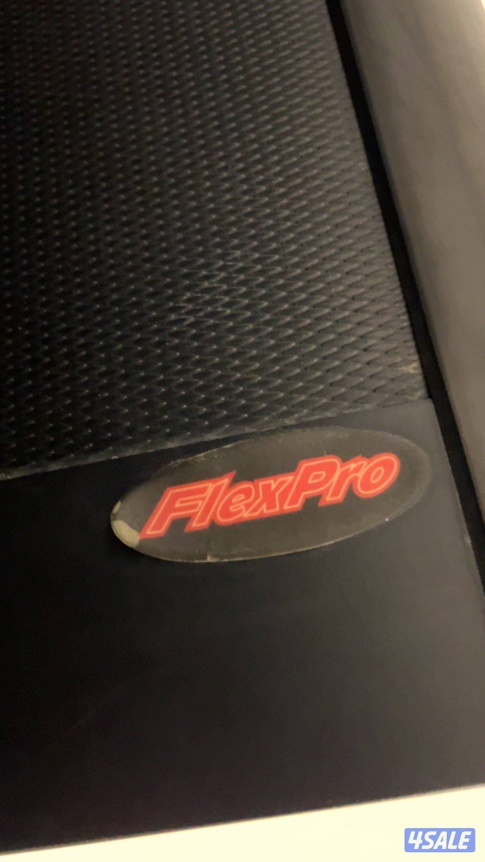 غطاء حوض بدي فورد F150 غماره ونص بحالة الوكاله من فليكس برو ثلاث صفطات2