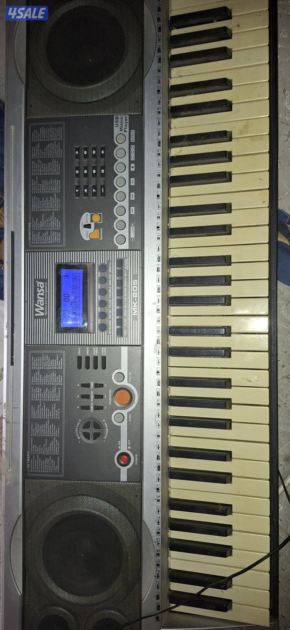 بيانو من Wansa قديم نادر حاله جيده ولاكن في عطل طفيف في أحدا الازرار0