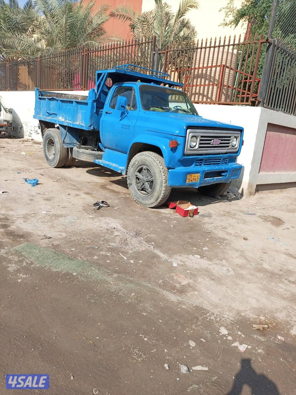 نساف رمل وصلبوخ وانقاض وسماد وتربه زراعيه واسفلت مع الشغل ودفان القساي0