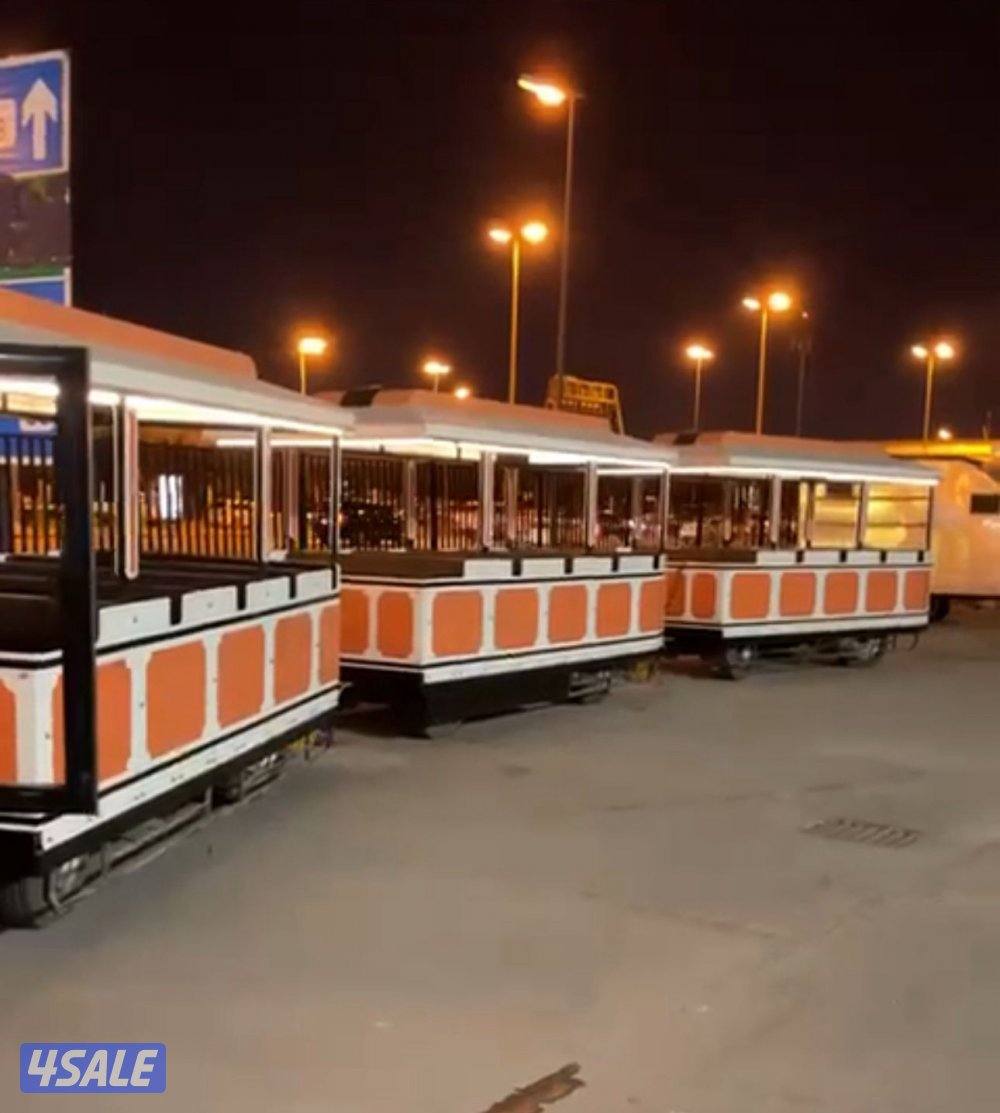 قطار موديل 2011 ثلاث عربات تتسع 75 راكب كبار مع راس القطار1