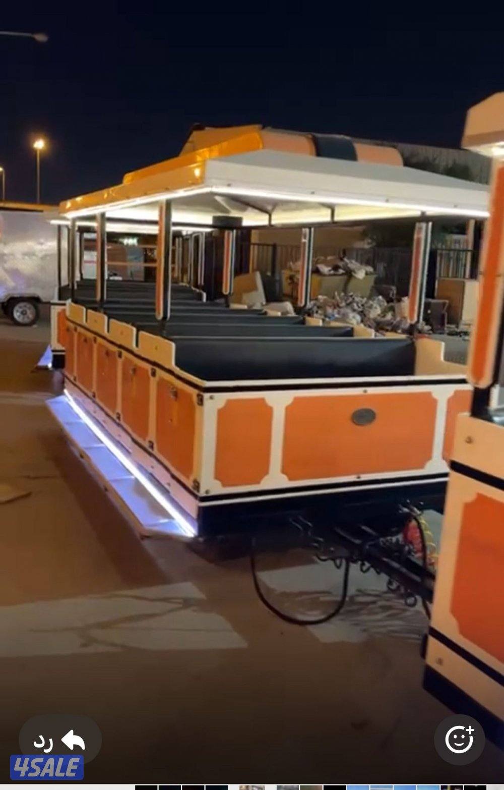 قطار موديل 2011 ثلاث عربات تتسع 75 راكب كبار مع راس القطار2