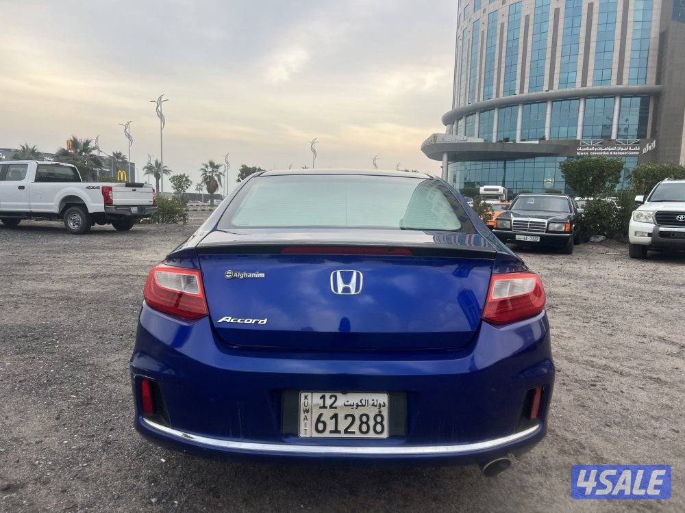 اكورد كوبيه 2013 ماشي 130 الف فتحه 4 سلندر10