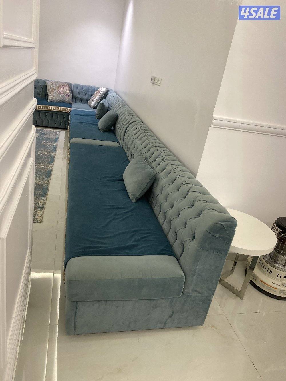 للبيع كنب نظيف جدًا بسعر مناسب1