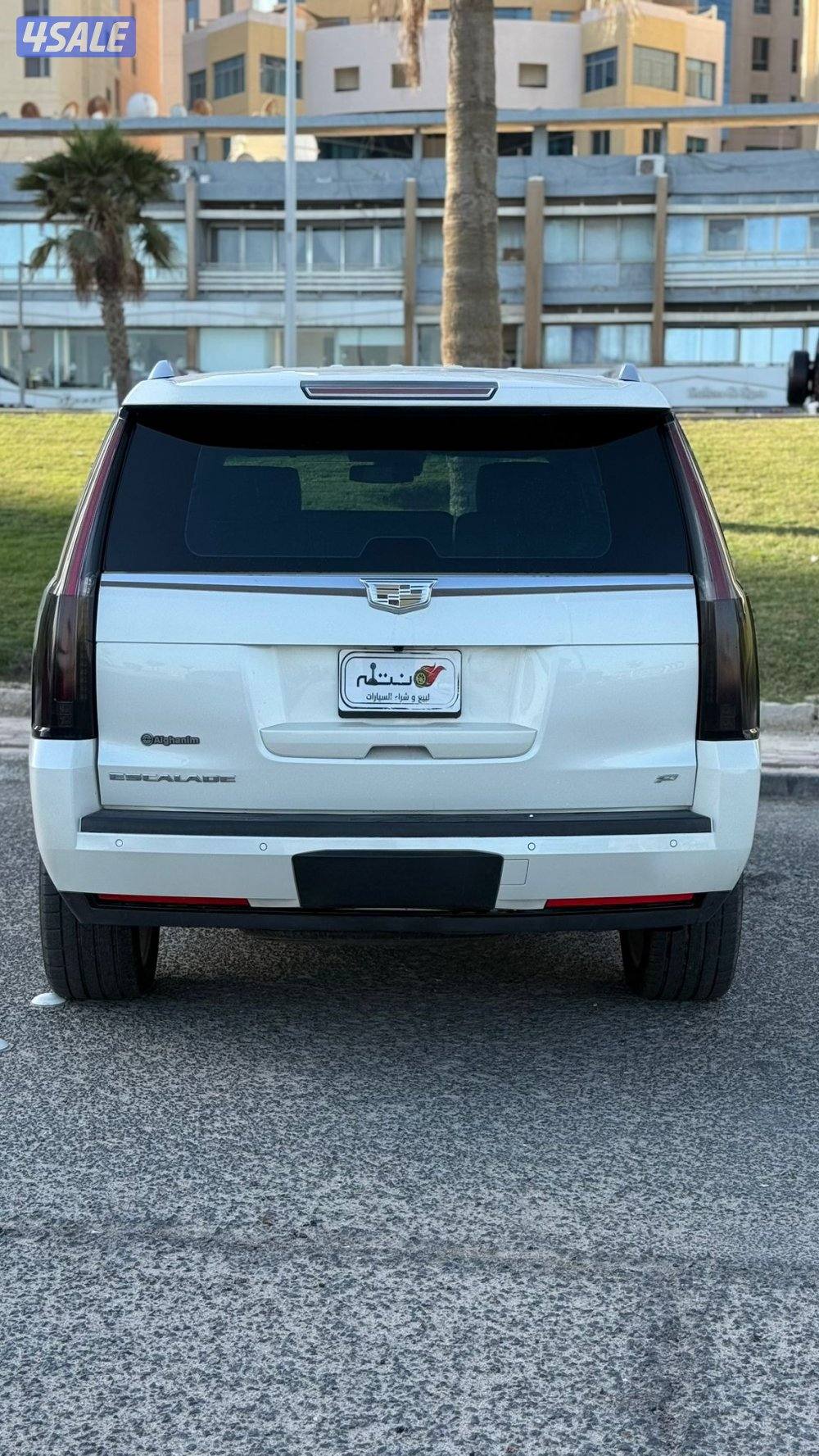 اسكاليد بلاتينيوم موديل 2015 / بحاله ممتازه6